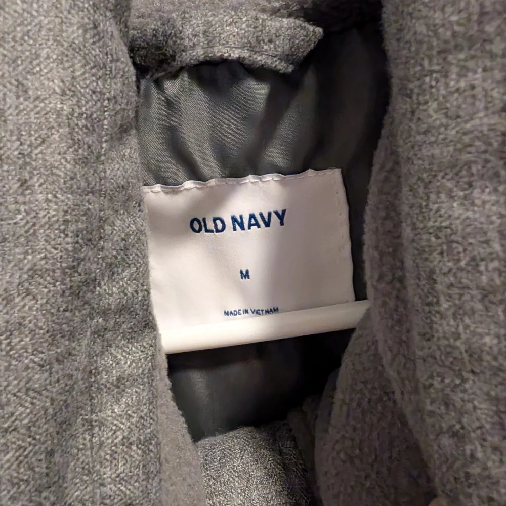 Old Navy Charcoal Puffer Jacket - Picture 2 of 4